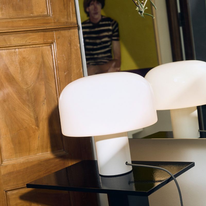 Flos Bellhop Glass T Tischleuchte Flos Bellhop Glass T Tischleuchte