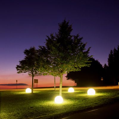 Moonlight Lichtkugel MBG in weiß mit Eingrabsockel