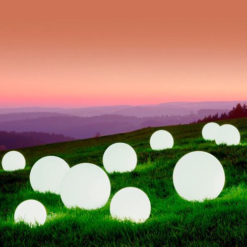 Moonlight Lichtkugel MBG in weiß mit Eingrabsockel