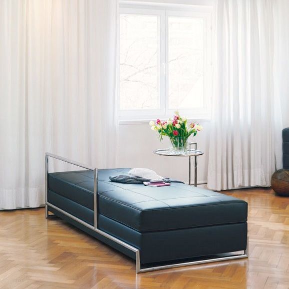 ClassiCon Day Bed Sofa in schwarzem Leder mit Adjustable Table