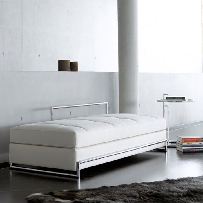 ClassiCon Day Bed Sofa in weiß