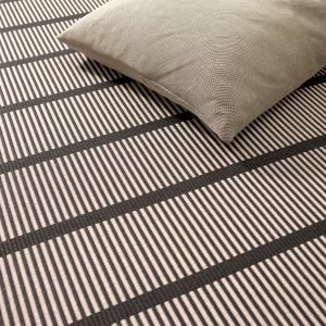 Cut Stripe Papierteppich